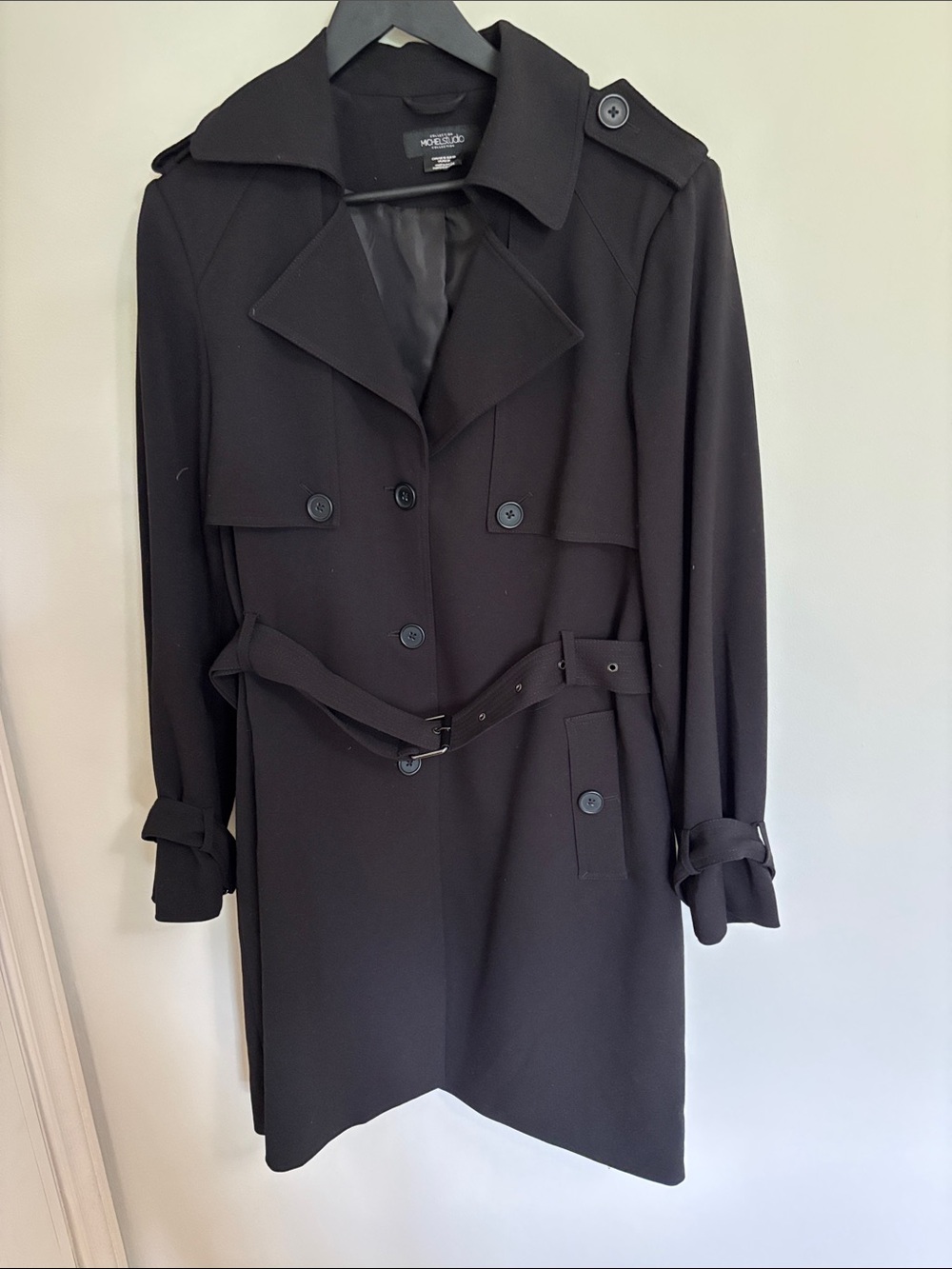Plus-size Black Single-Breasted Medium weight Trench Coat with Belt